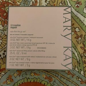 TimeWise Repair Volu-Firm The Go Set®